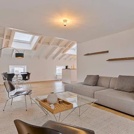 Apartment 3 Bedrooms With Private Parking In Historical Area *