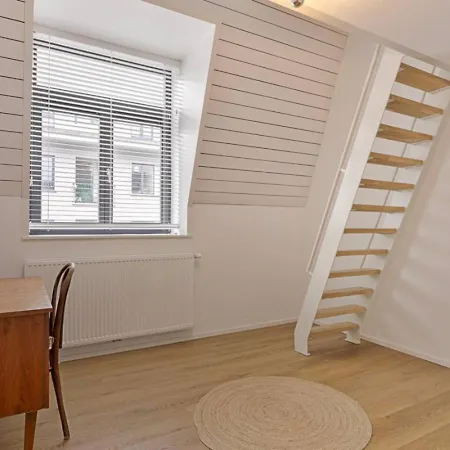 3 Bedrooms With Private Parking In Historical Area Apartment *
