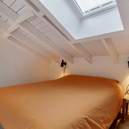 3 Bedrooms With Private Parking In Historical Area Apartment *