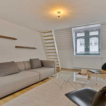 Apartment 3 Bedrooms With Private Parking In Historical Area Liege
